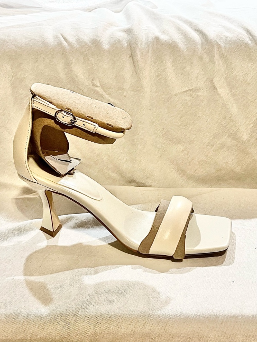 Marc Fisher White Leather Block Heel Square-Toe Ankle-Strap Heel Size 8 NWT - Picture 7 of 9